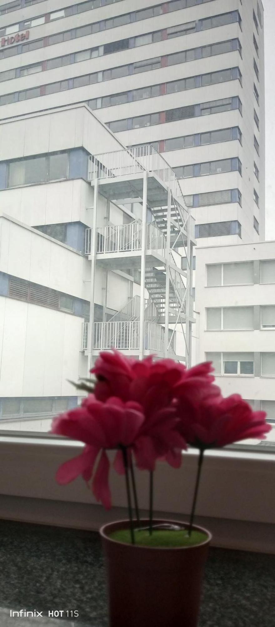 Gemuetliches Lisa Zimmer Mit Gemeinschaftskueche Heilbronn Zentrum Kültér fotó